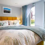 Stylish Studio-Walk To Windsor/Eton/Thames With Car Park