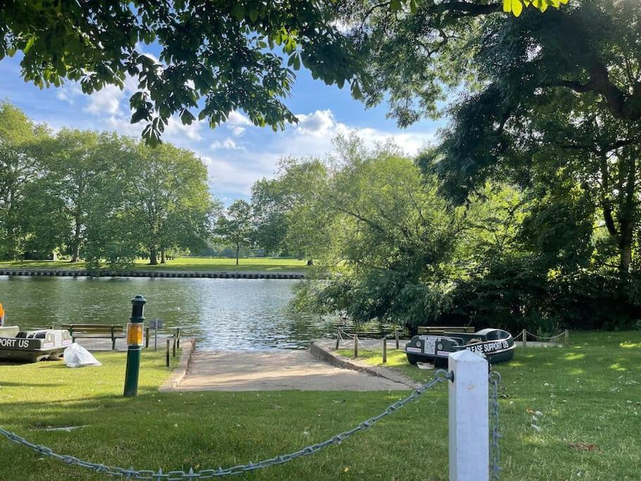 Apartment Stylish Studio-walk To Windsor/eton/thames With Car Park Datchet